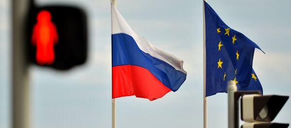 Banderas de Rusia y la UE - Sputnik Mundo