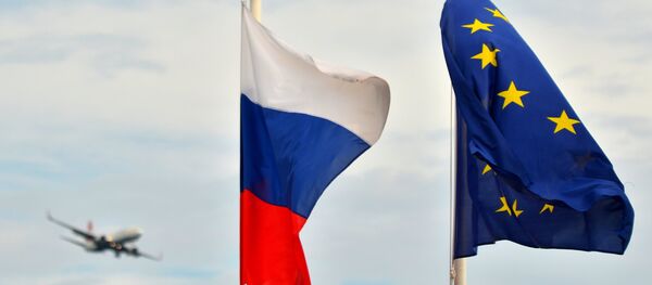 Banderas de Rusia y la UE - Sputnik Mundo