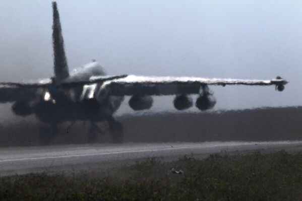 Enfrentamiento con enemigos virtuales en las maniobras en Primorie - Sputnik Mundo