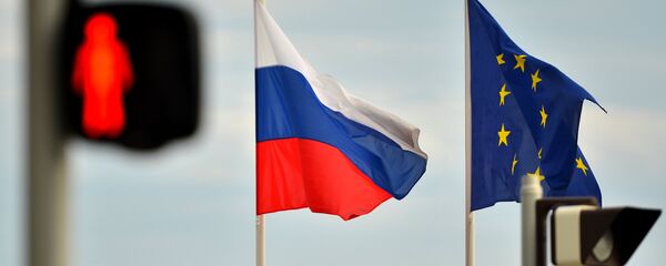 Banderas de Rusia y la UE - Sputnik Mundo