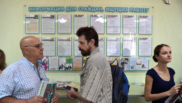 Refugiados ucranianos en una feria de empleo en Novosibirsk Refugiados ucranianos en una feria de empleo en Novosibirsk - Sputnik Mundo