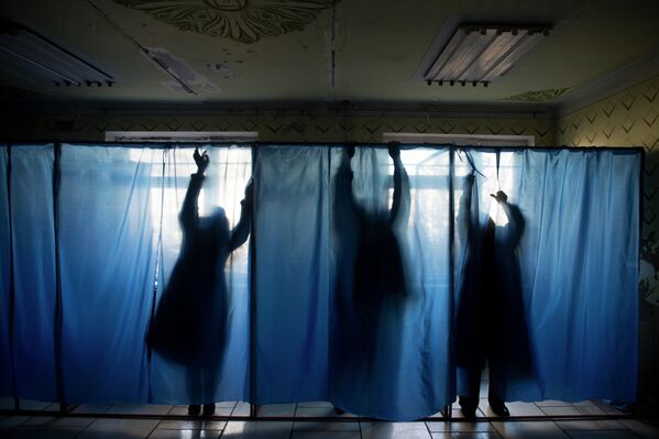 Provincia de Lugansk en la víspera de las elecciones Provincia de Lugansk en la víspera de las elecciones - Sputnik Mundo