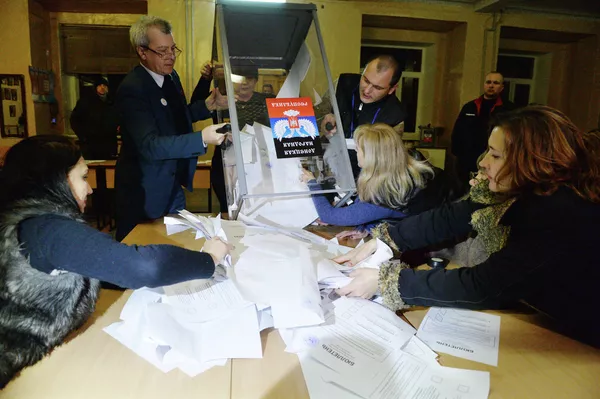 Elecciones en las autoproclamadas repúblicas de Donetsk y Lugansk Elecciones en las autoproclamadas repúblicas de Donetsk y Lugansk - Sputnik Mundo