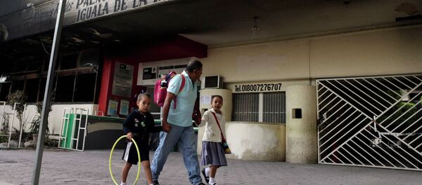 Detenido alcalde de Iguala acusado de ordenar masacre de estudiantes en Guerrero, México - Sputnik Mundo