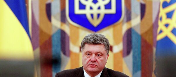 El presidente de Ucrania firma ley que prevé llevar a cabo tres movilizaciones en 2015 - Sputnik Mundo