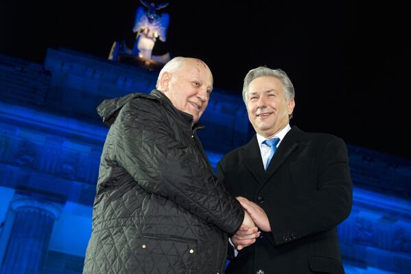 Festejos por los 25 años de la caída del Muro de Berlín - Sputnik Mundo