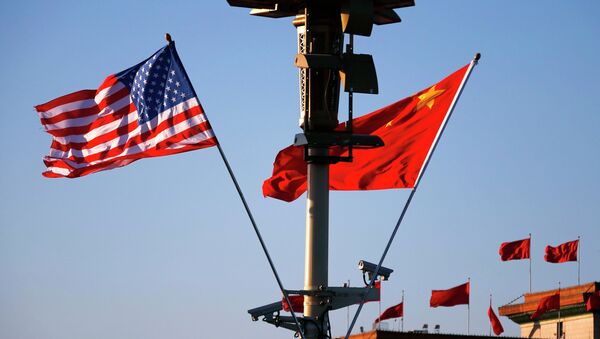 Banderas de EEUU y China - Sputnik Mundo