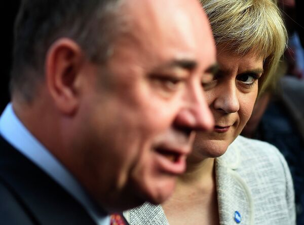 Alex Salmond y Niсola Sturgeon - Sputnik Mundo