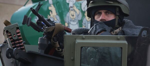 Poroshenko pide que militares de EEUU y la OTAN ayuden a formar al ejército ucraniano - Sputnik Mundo