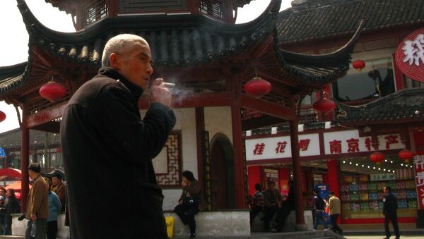 China estudia leyes mucho más restrictivas contra el tabaco - Sputnik Mundo