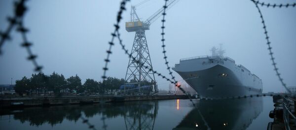 Francia admite la posibilidad de no entregar nunca los Mistral acordados con Rusia - Sputnik Mundo