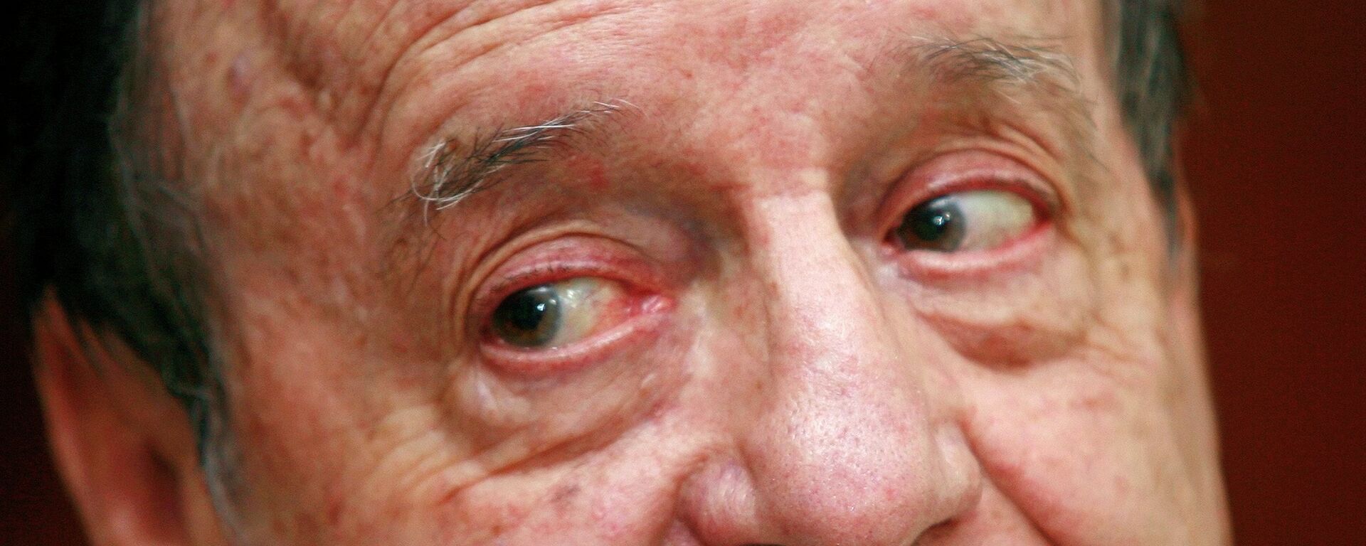 Мексиканский комик Роберто Гомес  Боланьос, известный как Чеспирито, во время интервью Рейтер в его доме 24 мая 2006 года - Sputnik Mundo, 1920, 27.10.2021