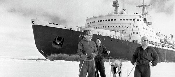 Lenin, el rompehielos atómico que conquistó el Ártico - Sputnik Mundo