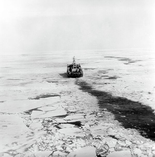 Lenin, el rompehielos atómico que conquistó el Ártico - Sputnik Mundo