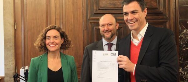 Los partidos unionistas catalanes homenajean la Constitución española - Sputnik Mundo