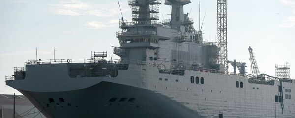 Portahelicópteros Sebastopol del tipo Mistral (Archivo) - Sputnik Mundo