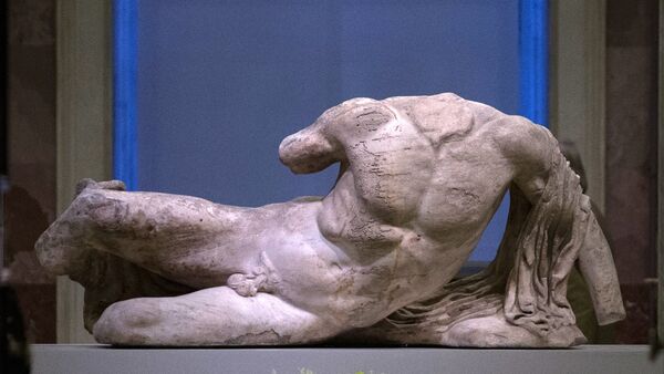 Los británicos aprueban con poca ventaja el préstamo al Hermitage del mármol del Partenón - Sputnik Mundo